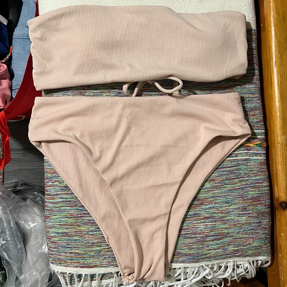 Bikini Bundle - Picture 4 of 9